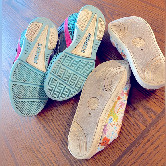 2 pair girls’ sz 12/13 sneakers: leopard neon And1 high-tops & tropical canvas - Picture 7 of 7